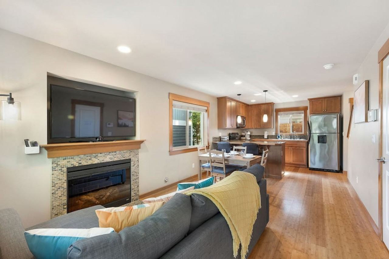 2025 S Main St #1231209P - Photo 2 of 39