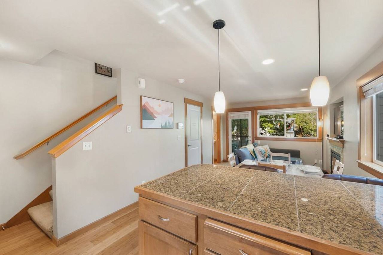 2025 S Main St #1231209P - Photo 3 of 39