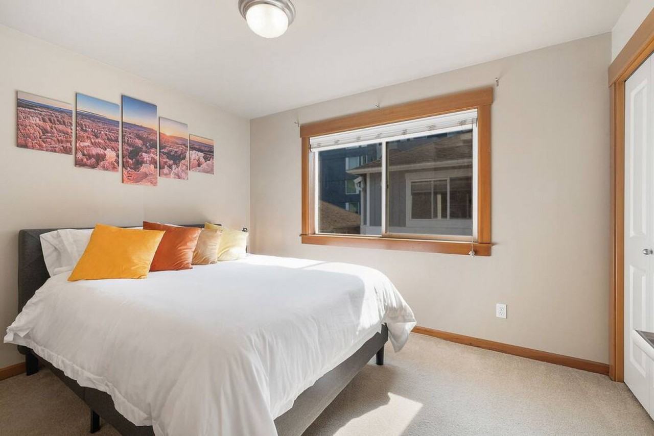 2025 S Main St #1231209P - Photo 6 of 39