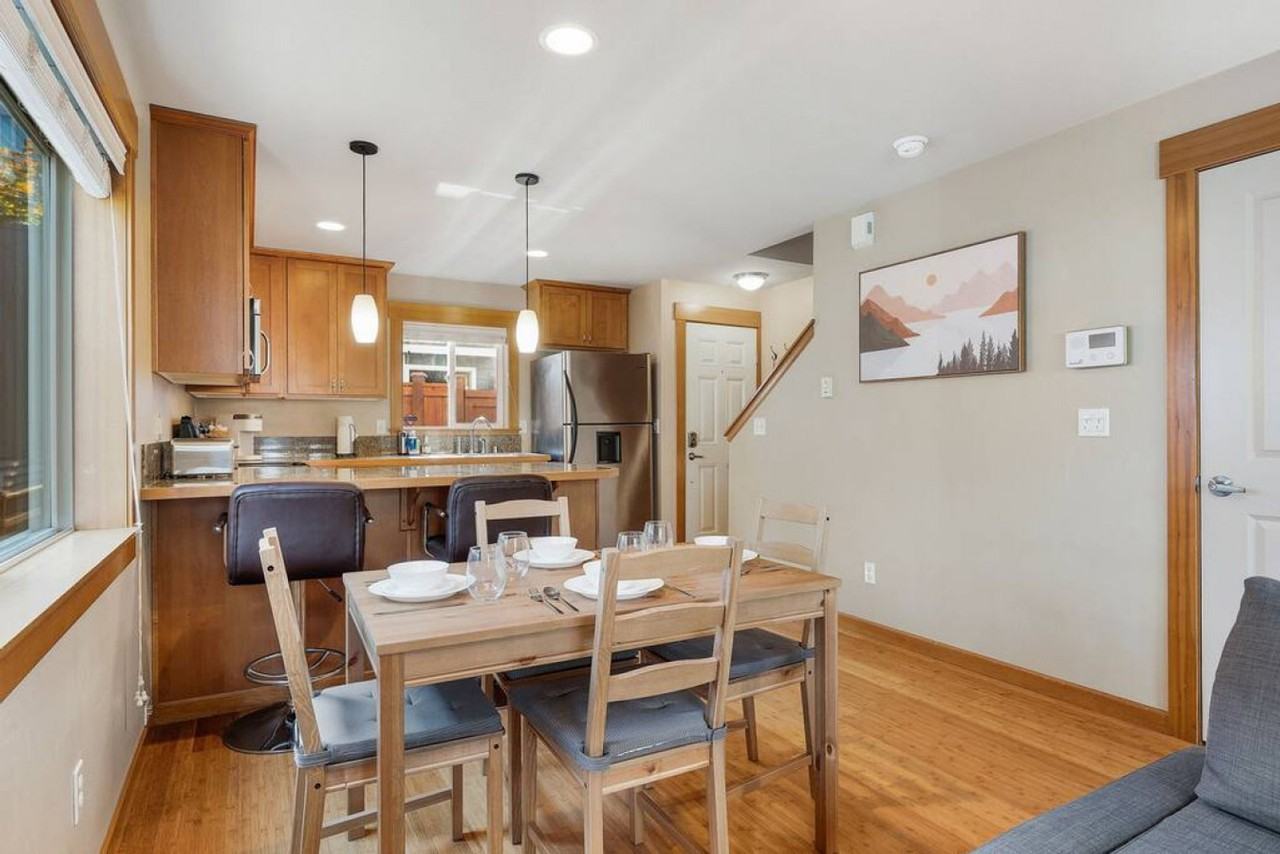 2025 S Main St #1231209P - Photo 7 of 39