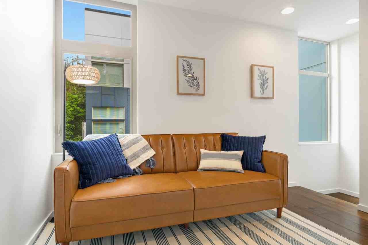 913 10th Ave E #1231228P - Photo 3 of 48