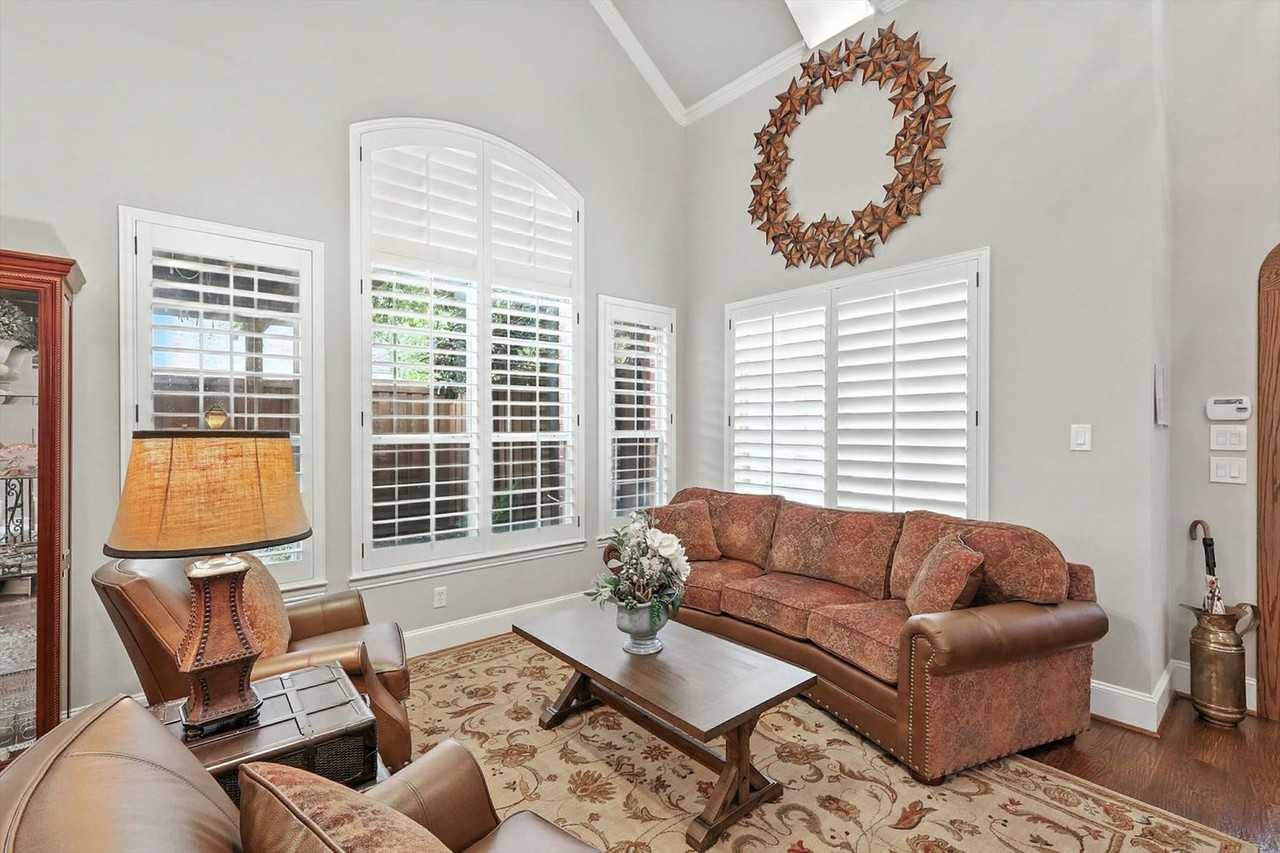 2303 Chapelwood Dr #1251292P - Photo 4 of 49