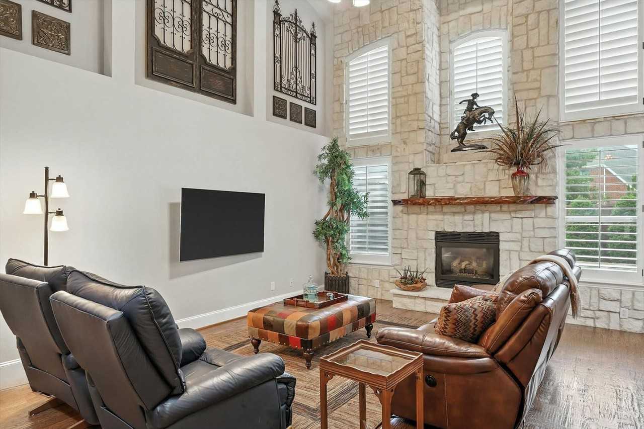 2303 Chapelwood Dr #1251292P - Photo 6 of 49