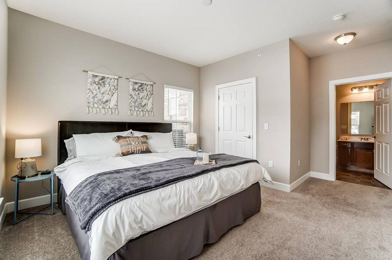 851 Sherwood Lane #1257794P - Photo 3 of 28