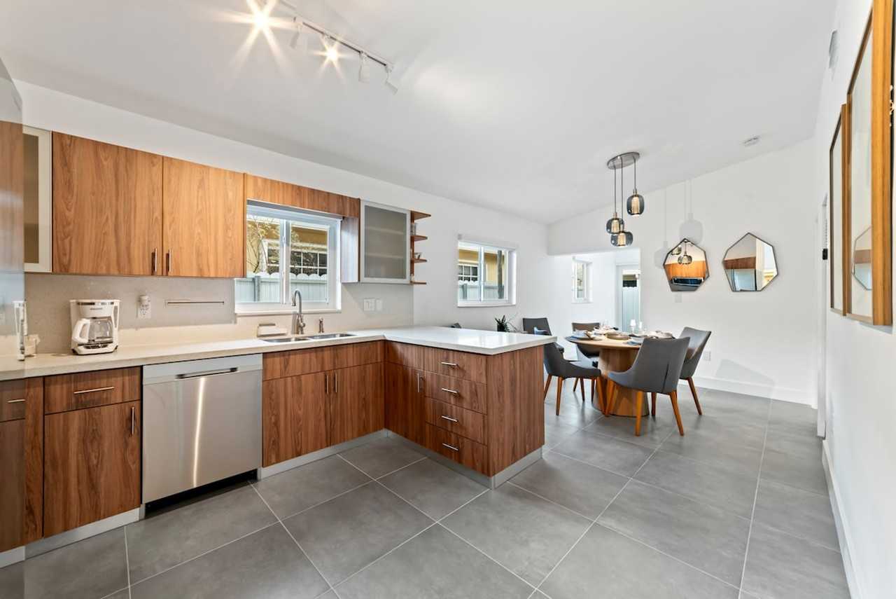 2776 W 71st Pl #1261574P - Photo 5 of 23