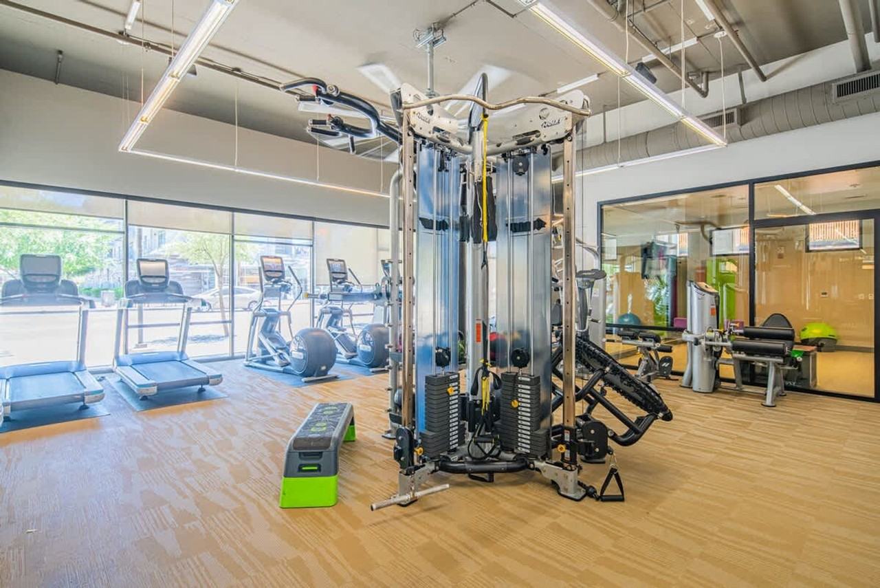 1016 N 3rd St #1263065P - Photo 6 of 33