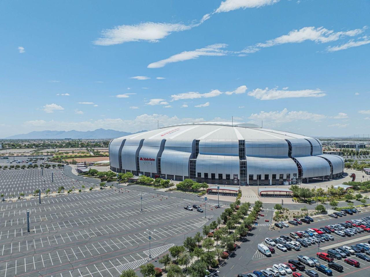 6610 North 93RD Avenue - Photo 3 of 45