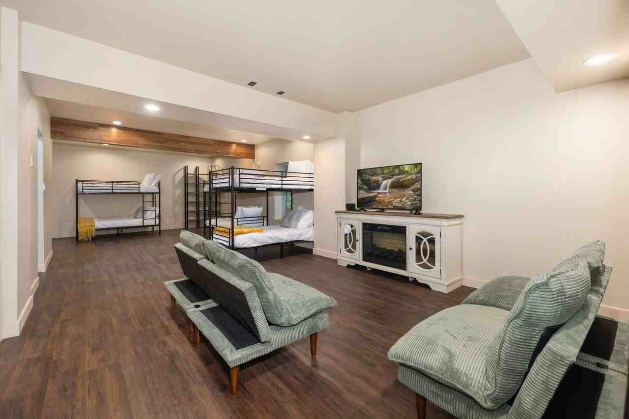4705 Spring Valley Rd #1263270P - Photo 4 of 49