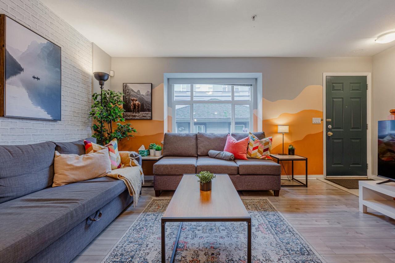 686 East Cordova St #1263547P - Photo 2 of 30