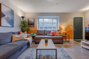 686 East Cordova St - Photo 1 of 1