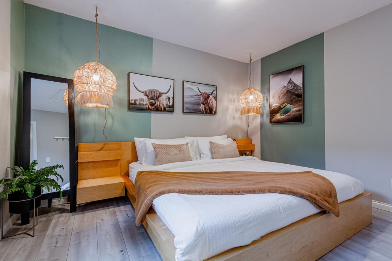 686 East Cordova St #1263547P - Photo 4 of 30