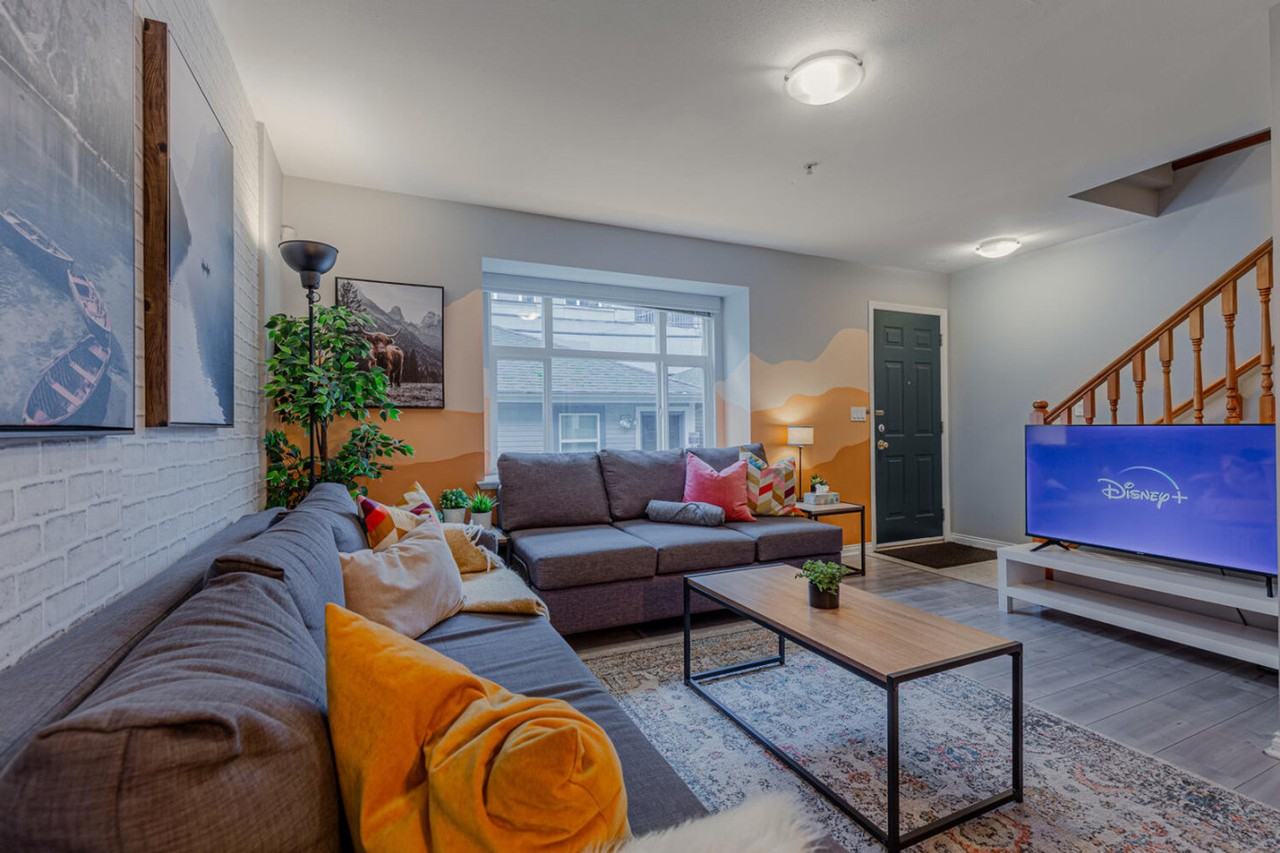 686 East Cordova St #1263547P - Photo 3 of 30