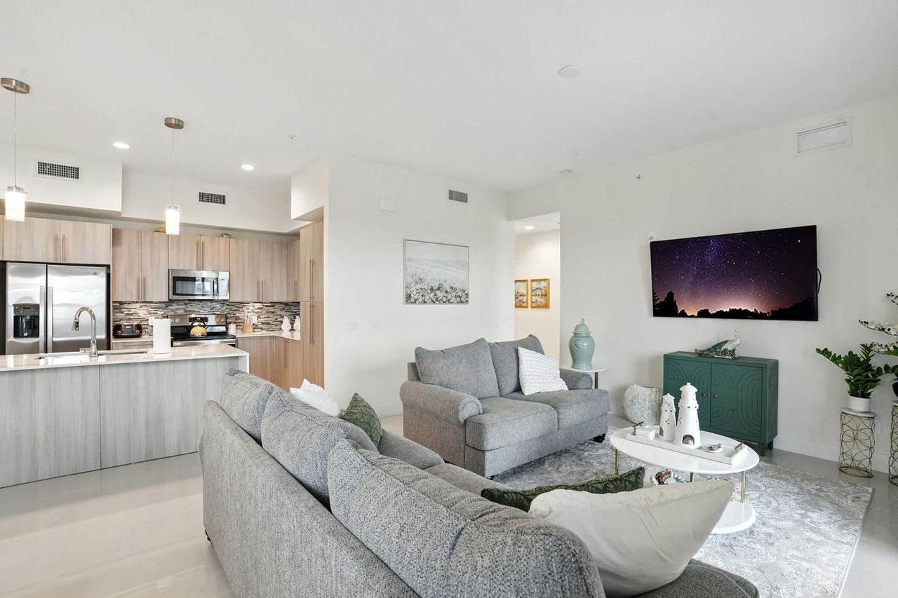 15773 Beachcomber Ave #1264830P - Photo 2 of 40