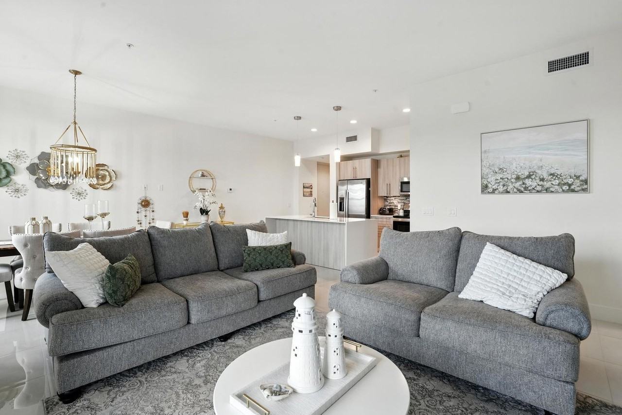 15773 Beachcomber Ave #1264830P - Photo 5 of 40