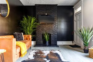 featured image of 313 W 4th Ave