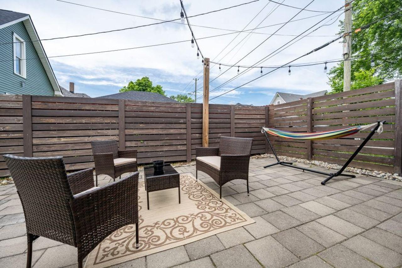 405 N State Ave #1266063P - Photo 2 of 29