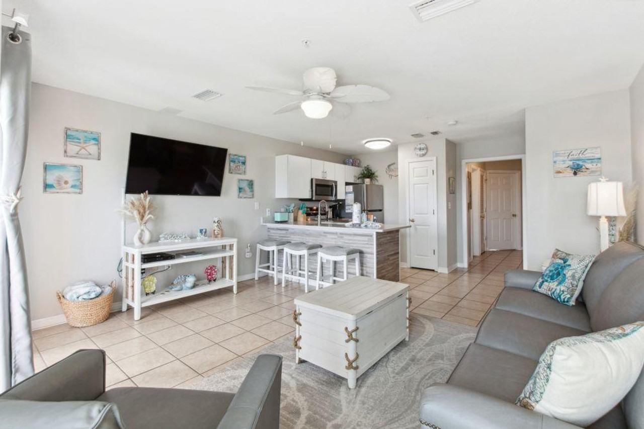 572 E Beach Blvd #1266403P - Photo 3 of 25