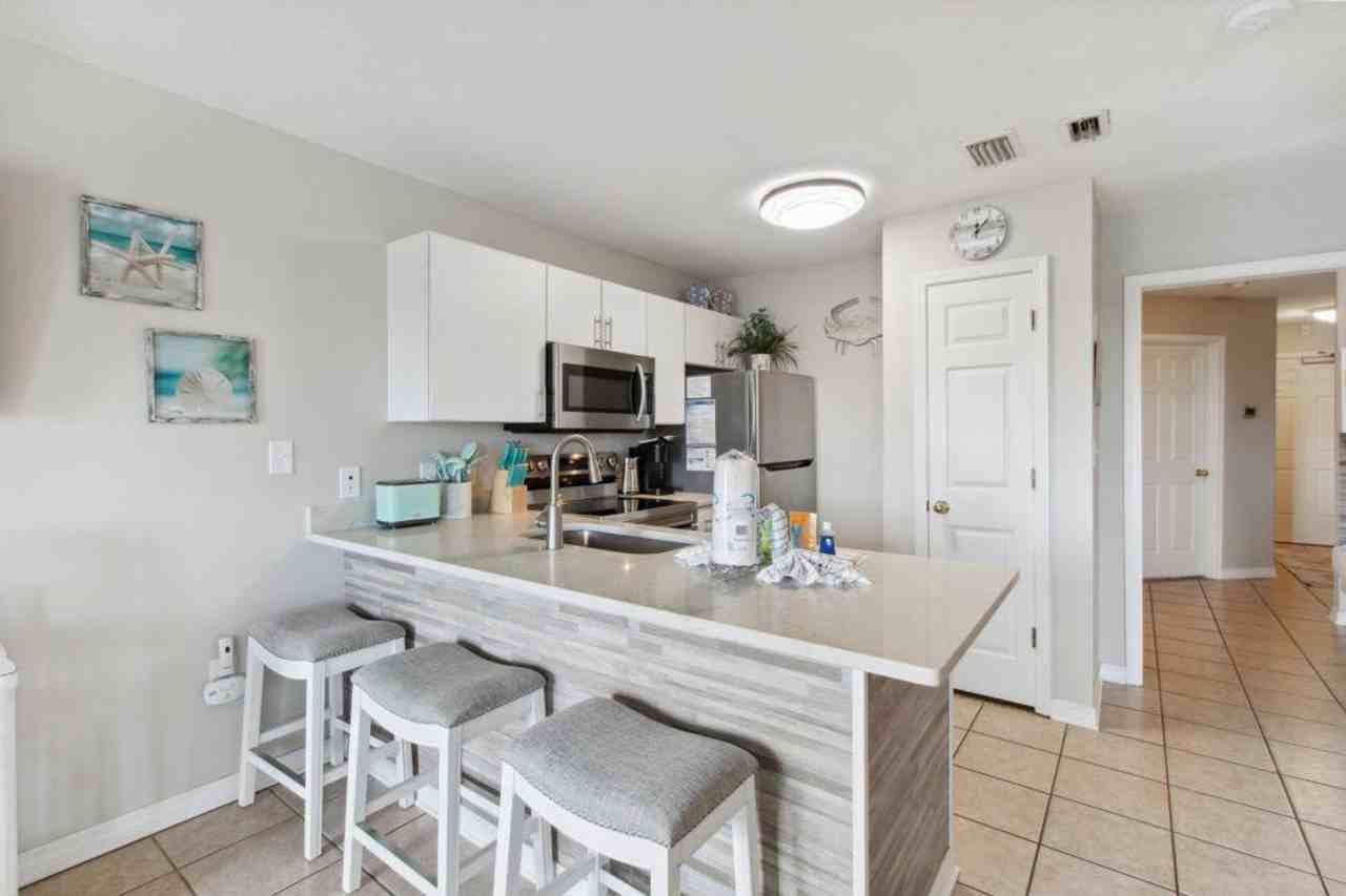 572 E Beach Blvd #1266403P - Photo 6 of 25