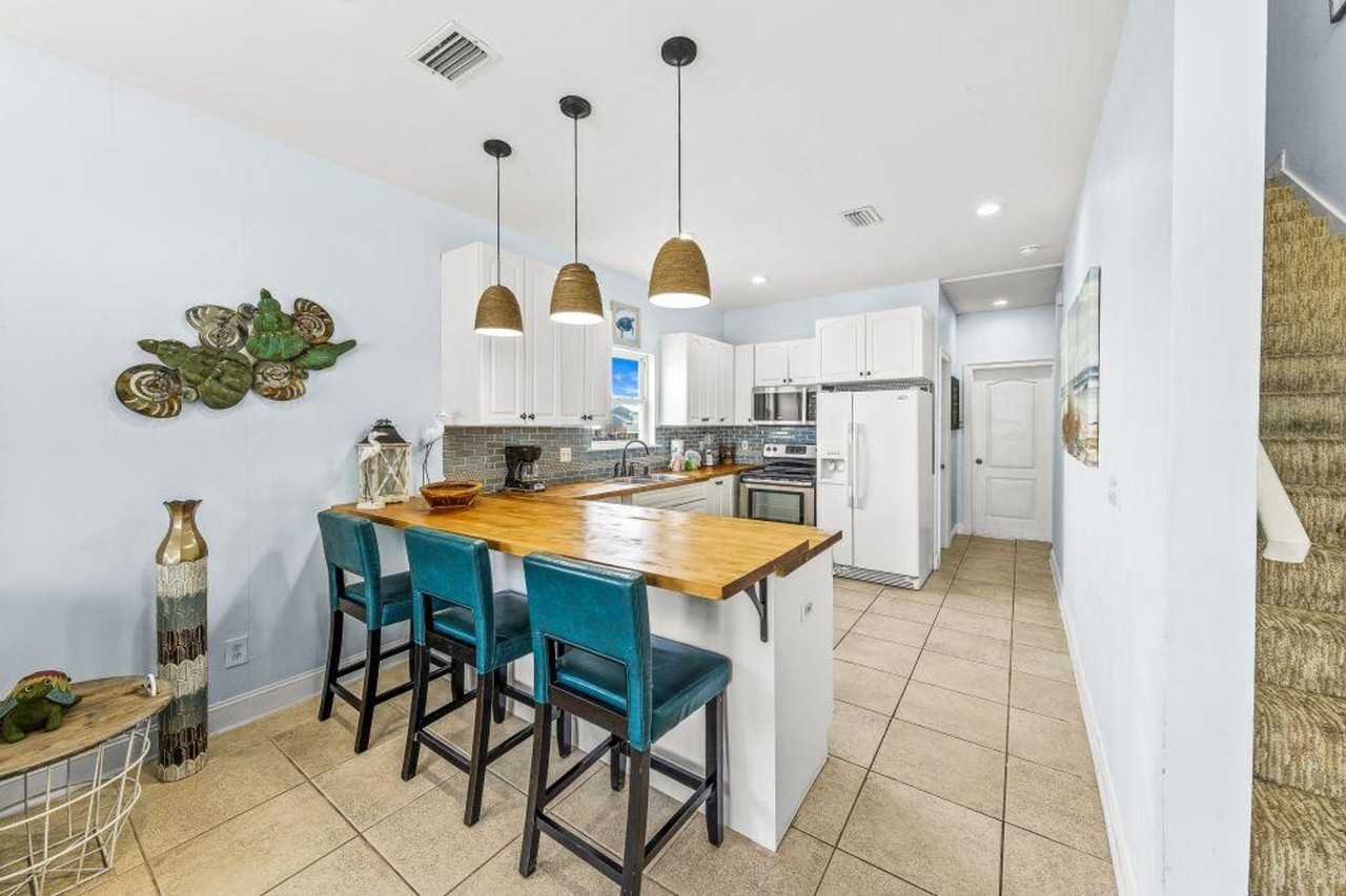 1433 W Lagoon Ave #1267128P - Photo 2 of 24