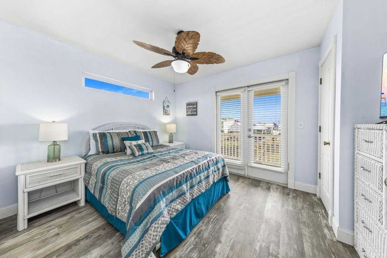 1433 W Lagoon Ave #1267128P - Photo 3 of 24