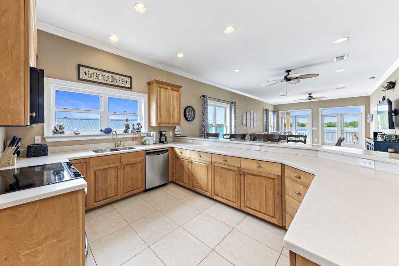 1242 W Lagoon Ave #1268072P - Photo 4 of 23