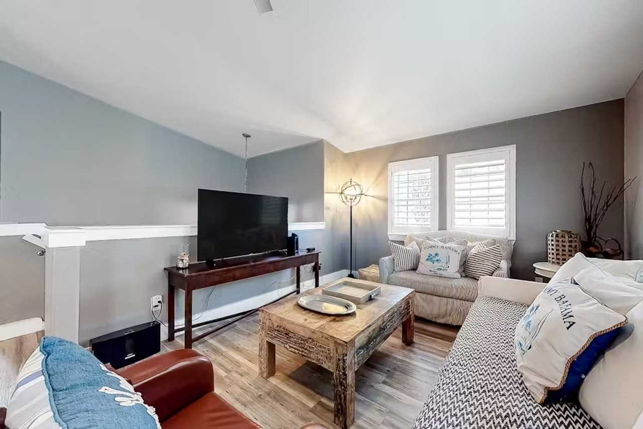 607 Sandkey Dr #1268417P - Photo 4 of 44