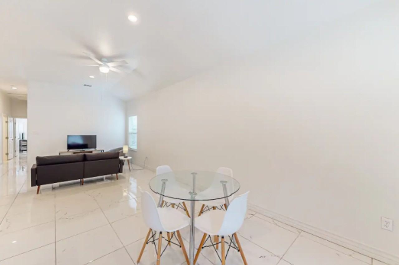 702 5th St #1268425P - Photo 2 of 21