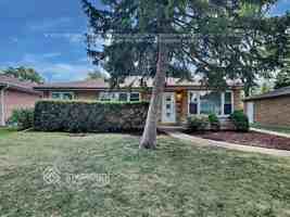 featured image of 7621 W Madison St