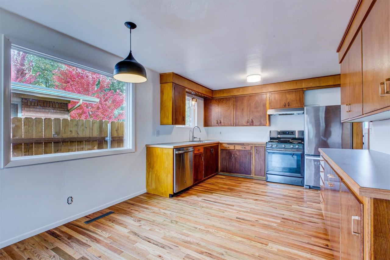 2032 N 24th St #1 - Photo 3 of 17