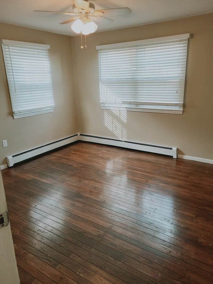 141 Greenwood Ct - Photo 5 of 16