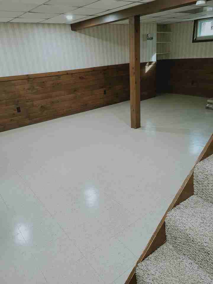 141 Greenwood Ct - Photo 3 of 16