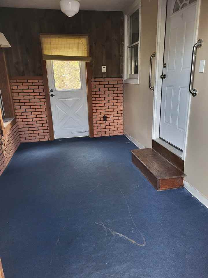 141 Greenwood Ct - Photo 2 of 16