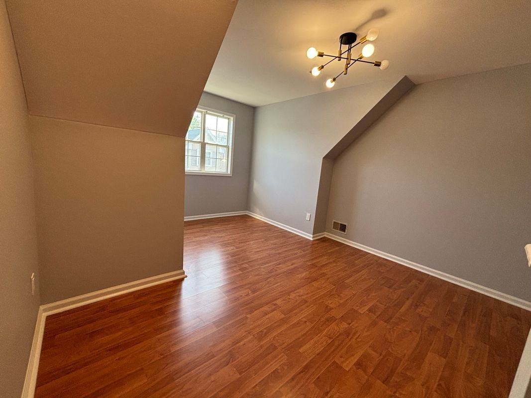 218 Cambridge Ct - Photo 2 of 5