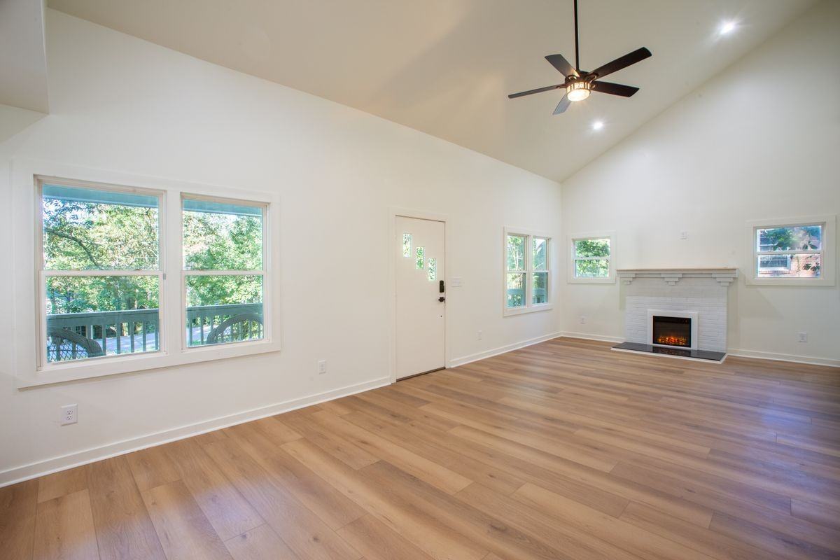 1342 Carter Rd - Photo 2 of 23