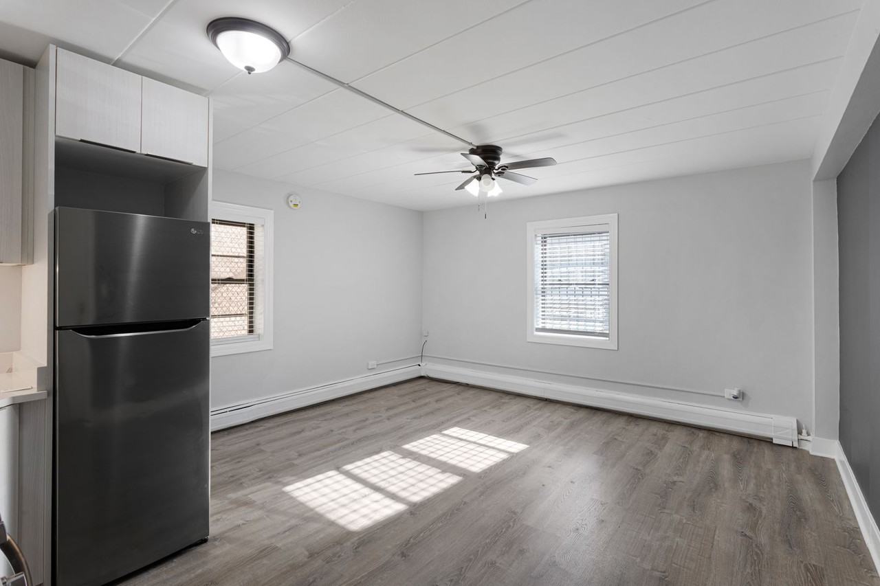 The 6007 Kenmore - Photo 2 of 24