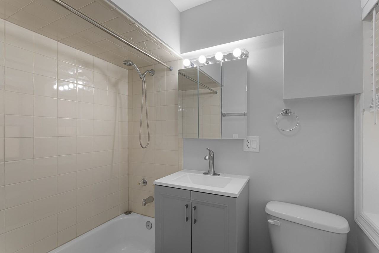 The 6007 Kenmore - Photo 6 of 24