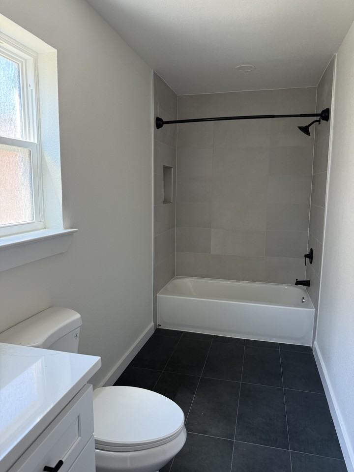 2402 Lindblad Ct #4 - Photo 7 of 7