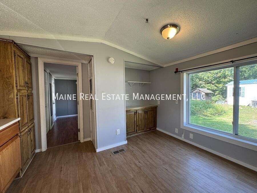 16 Park Dr - Photo 2 of 9