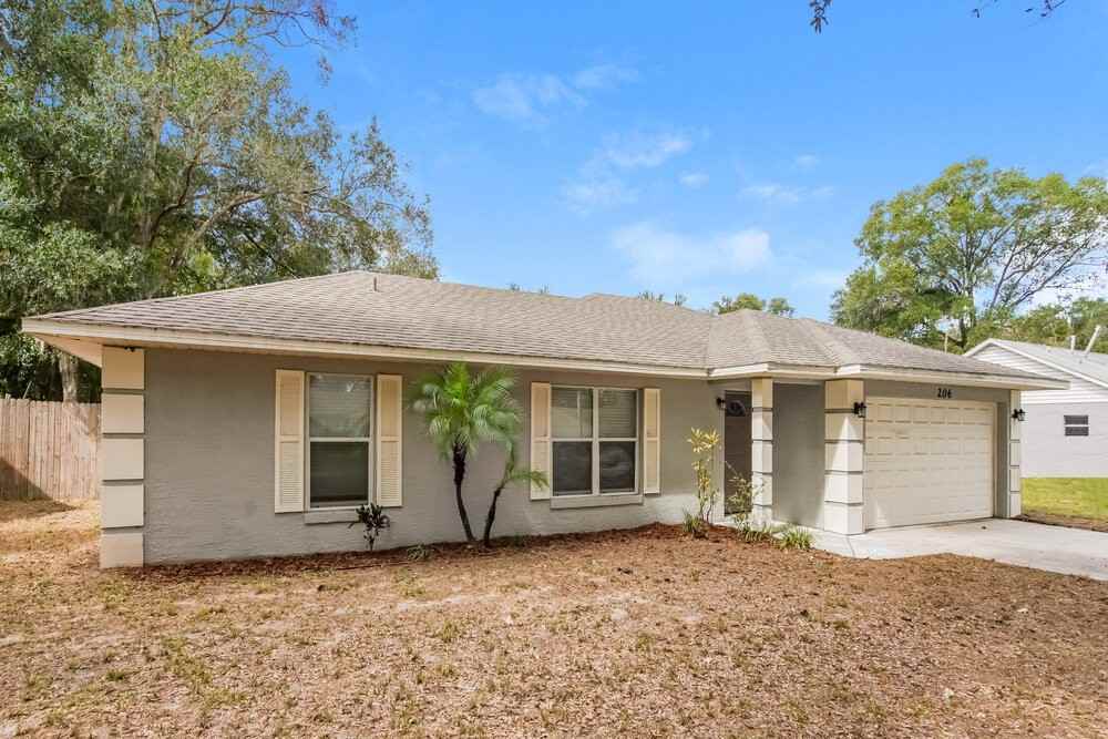 206 Howard Ct - Photo 3 of 16