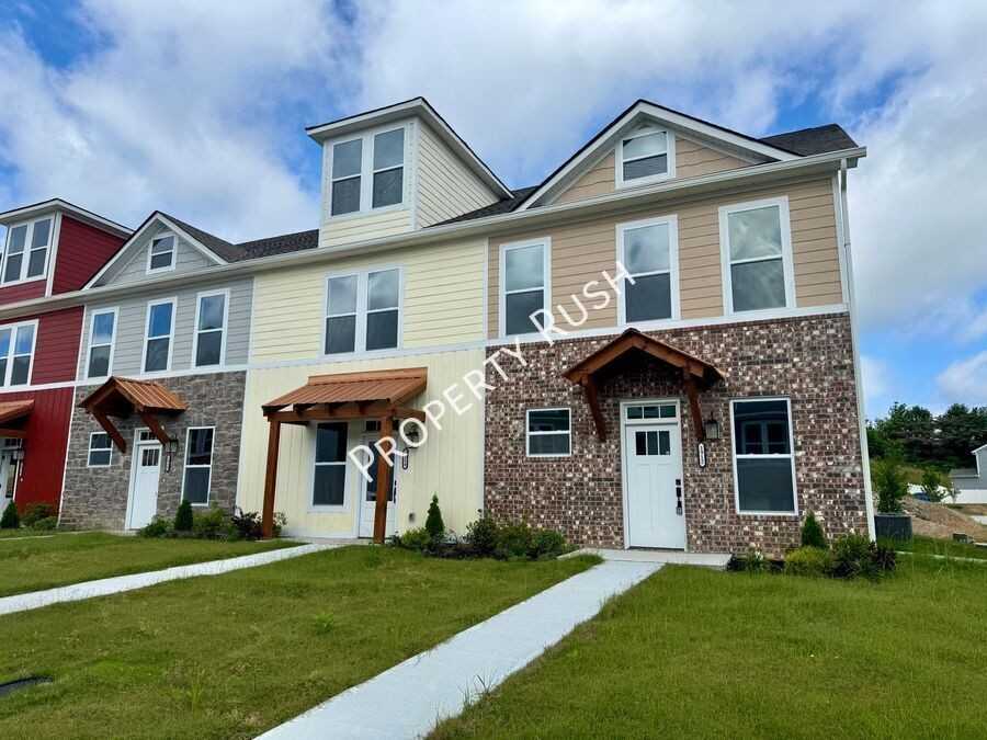 1914 Cypress Ln #1914