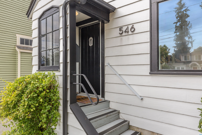 546 Ne 84th St - Photo 2 of 31