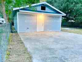 featured image of 330 1/2 S 2nd St