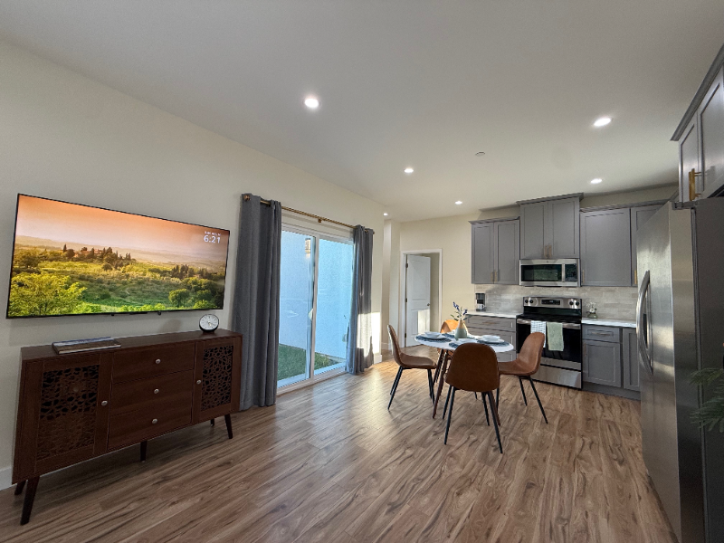 10840 Memory Park Ave - Photo 2 of 8