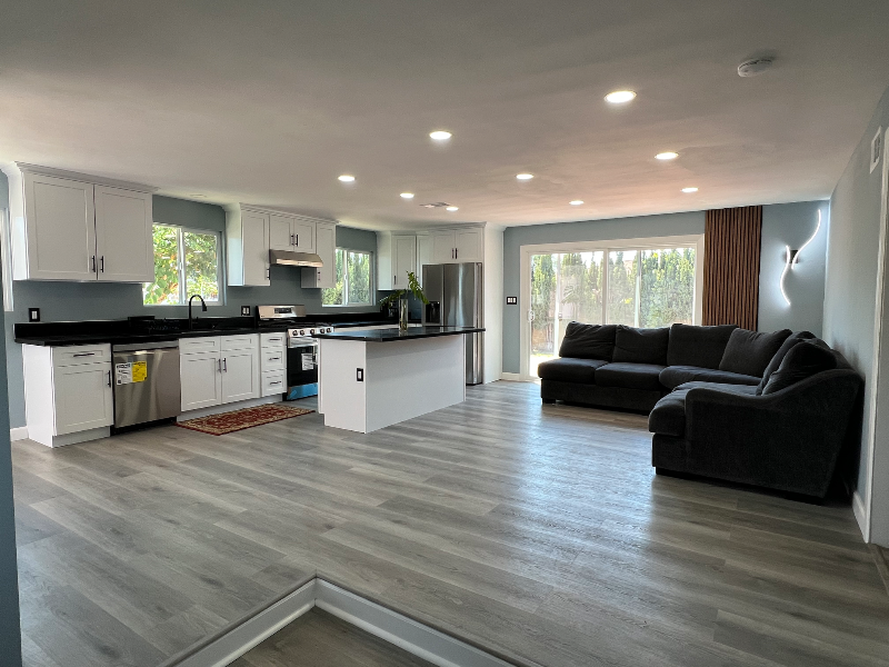 635 S Walnut St - Photo 4 of 6