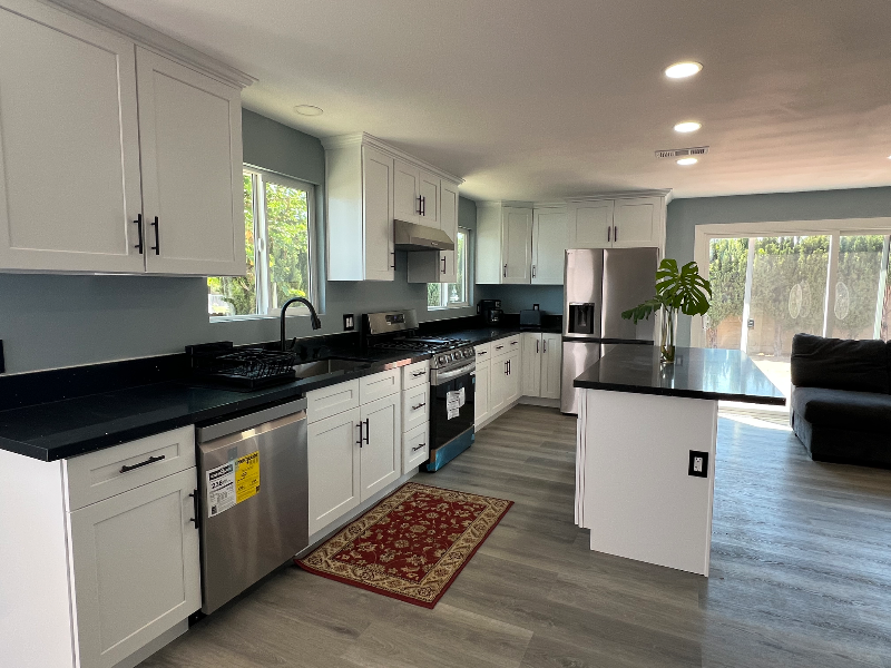 635 S Walnut St - Photo 5 of 6