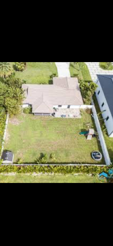 1312 Sw 25th St - Photo 3 of 14