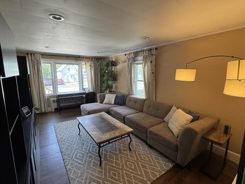 567 Woonasquatucket Ave - Photo 2 of 20