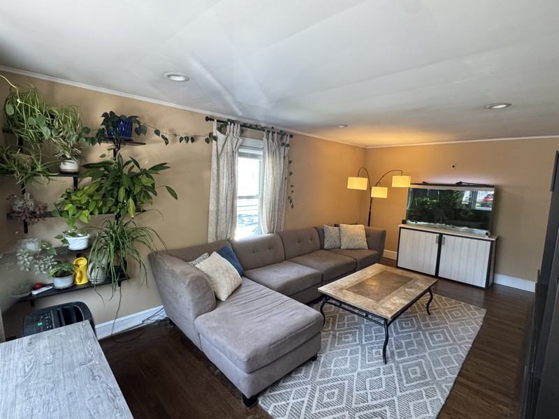 567 Woonasquatucket Ave - Photo 3 of 20