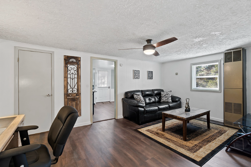 40 Collins Village Cir - Photo 3 of 19