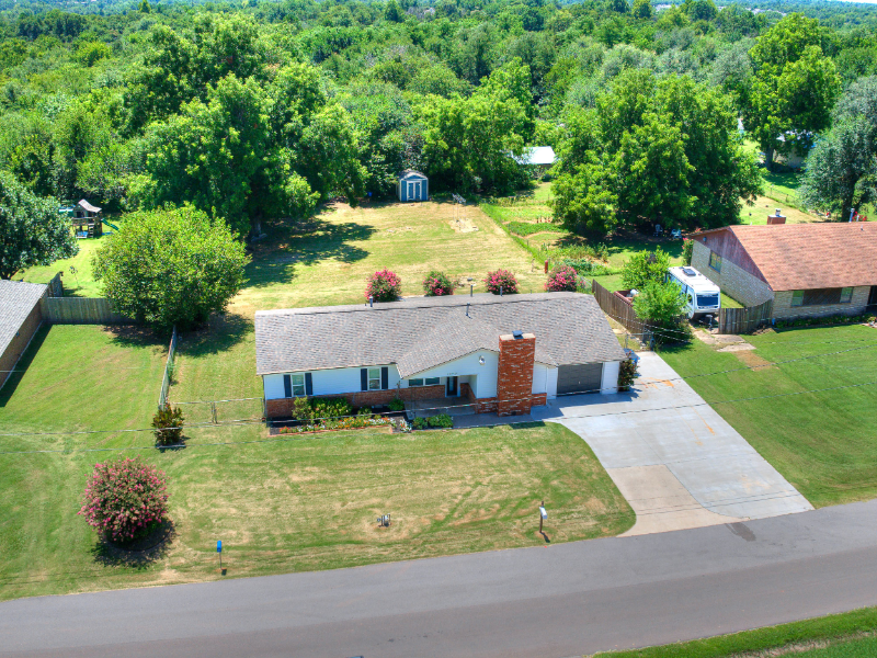 11026 E Draper Ave - Photo 2 of 19